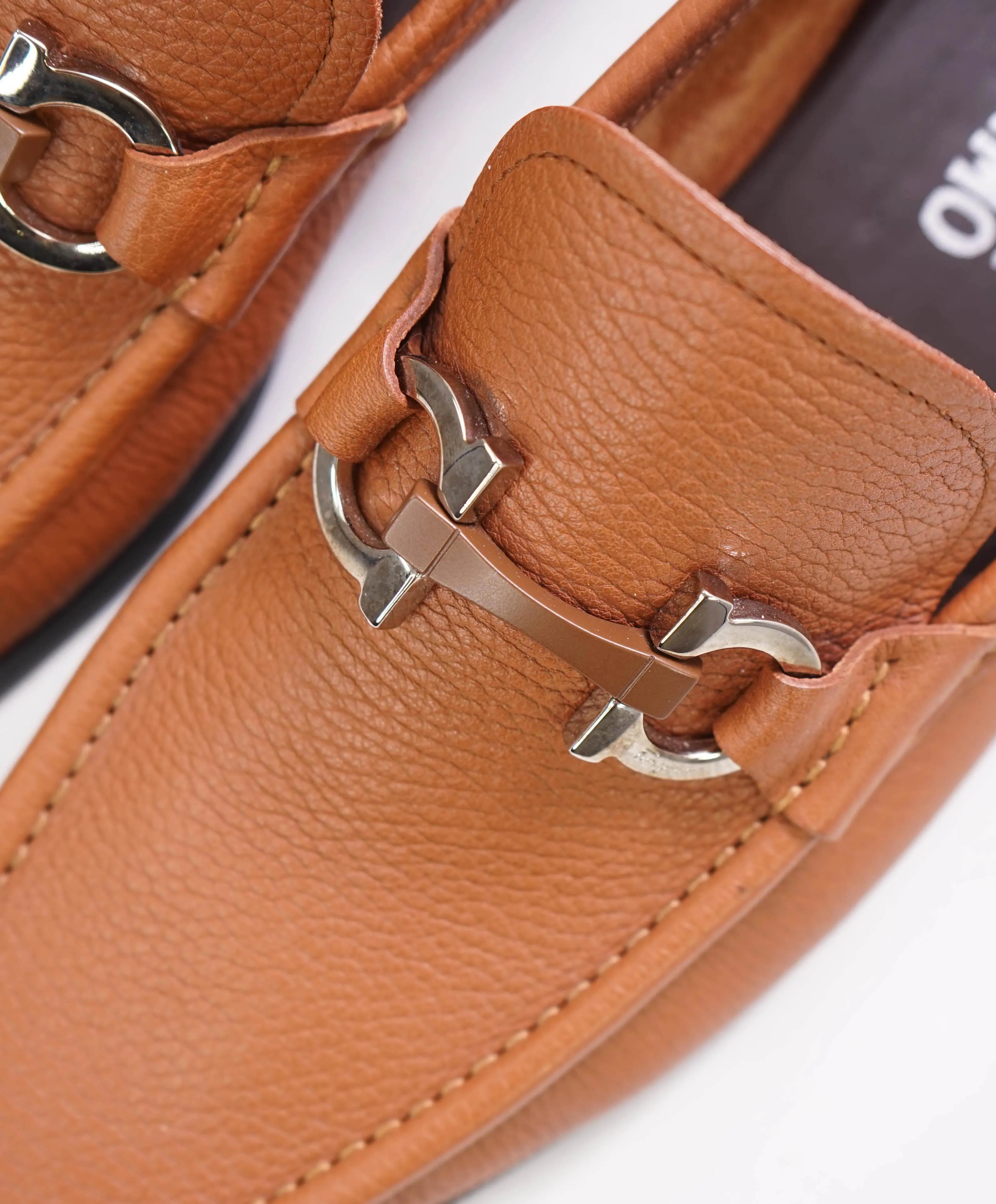$850 SALVATORE FERRAGAMO - “GRANDIOSO" Gancini Bit Loafer Brown Leather - 9.5 D