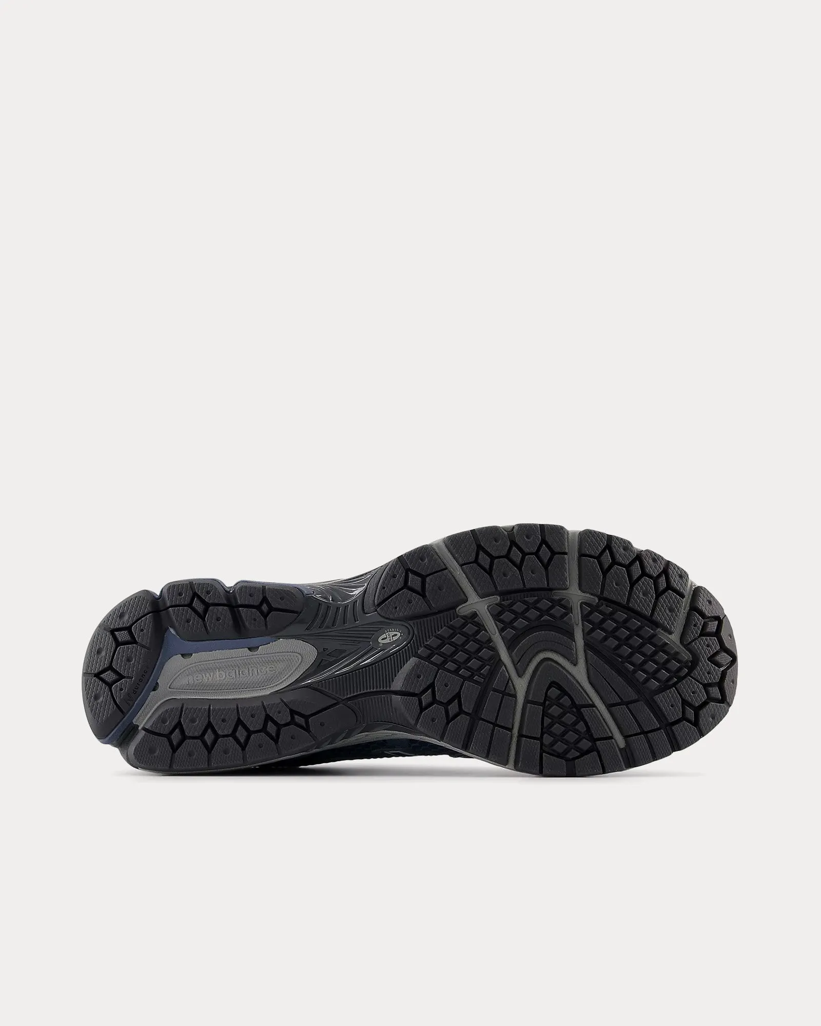 860V2 Arctic Grey / Starlight / Magnet Low Top Sneakers
