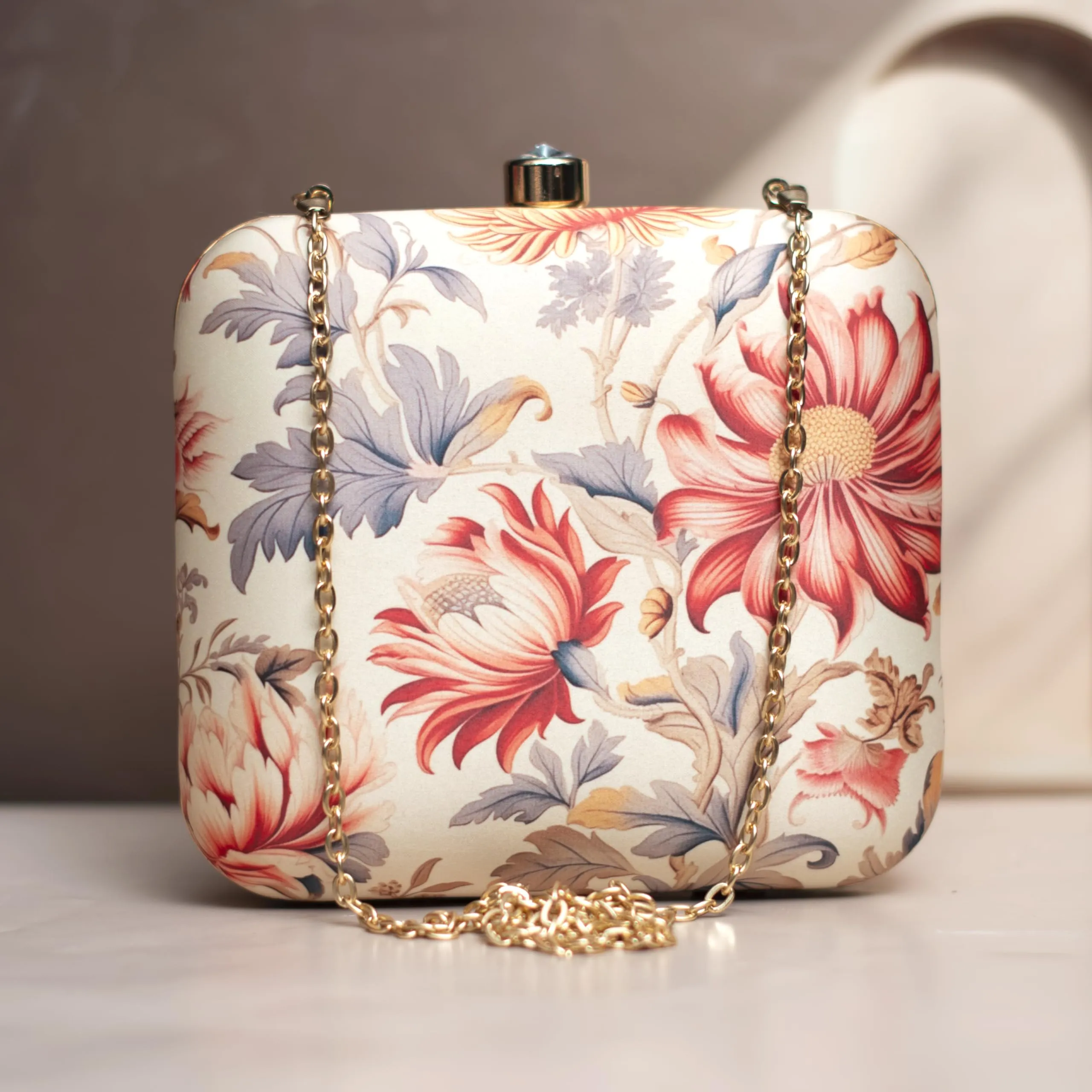 Artklim White Floral Printed Clutch