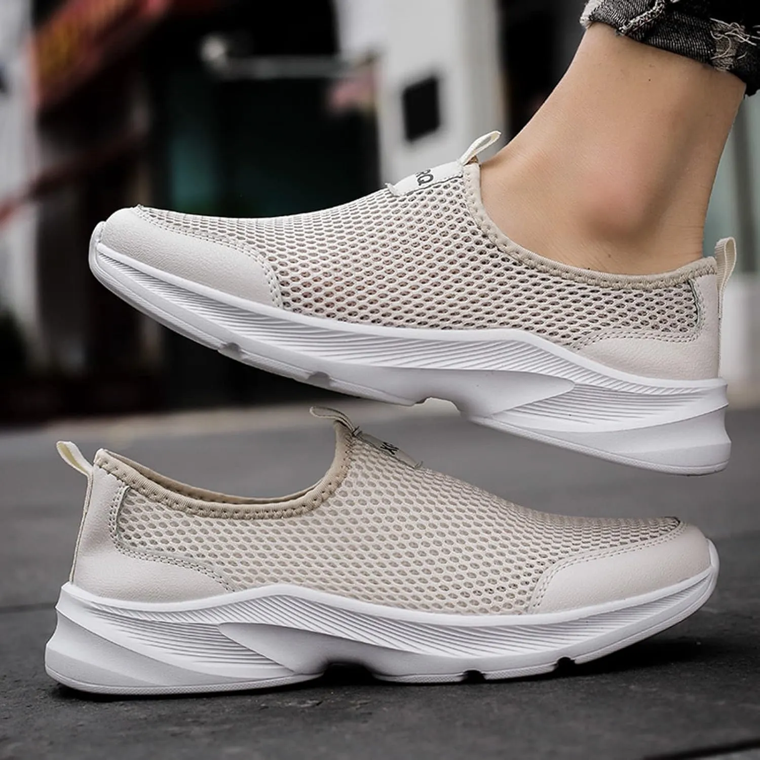 Casual Walking Shoes Men Sports Shoes Fashionable Simple and Solid Color The New Pattern Summer Non Slip Thick Mesh