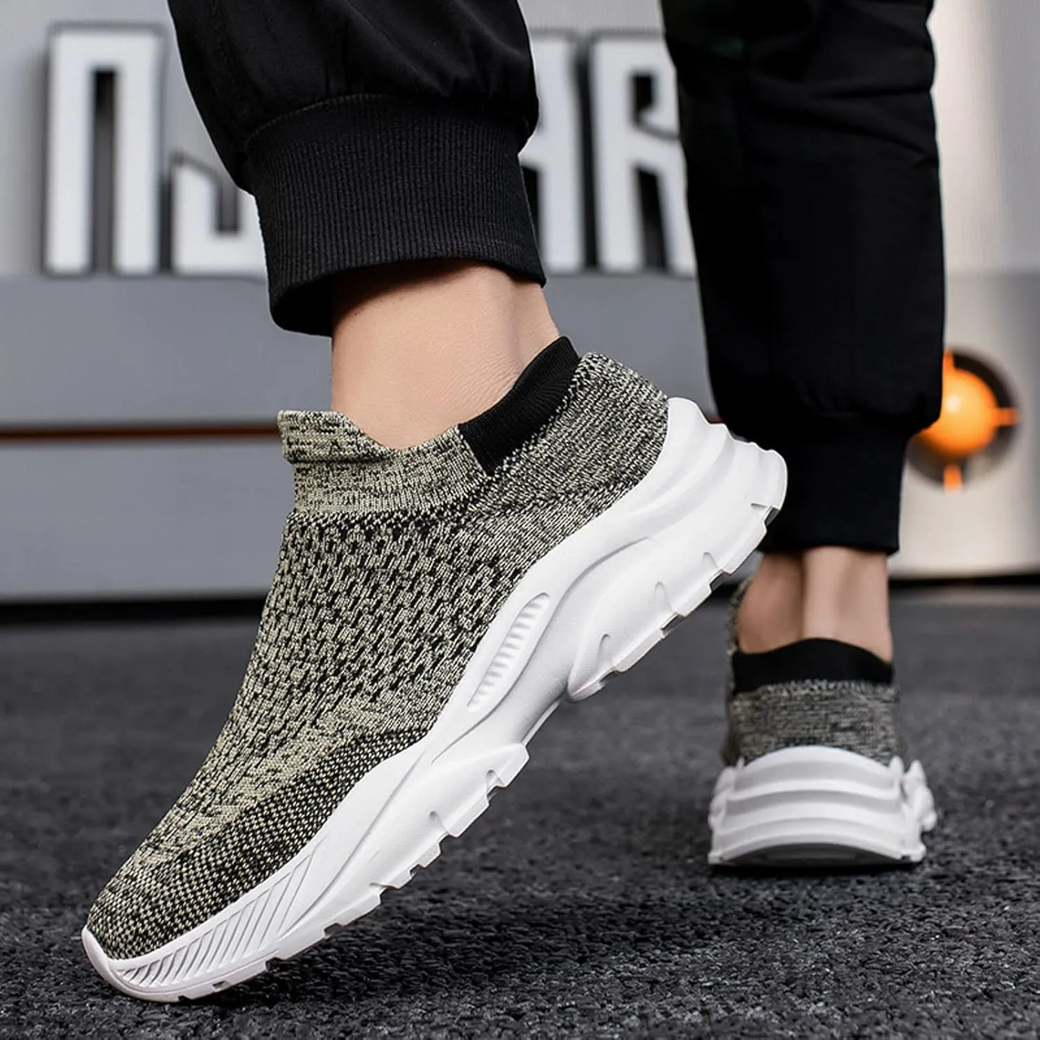 Fashion Sneakers Casual Shoe for Men Men Sports Shoes Fashion New Pattern Summer Mesh Breathable Comfortable and Non