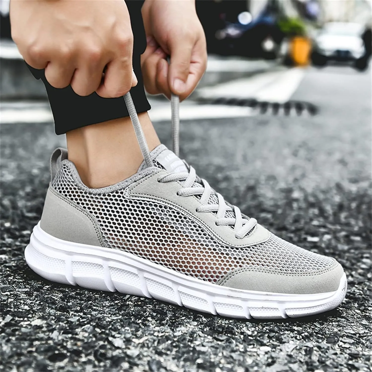 Fashion Sneakers Shoes Fashion Spring and Summer Men Sports Shoes Flat Bottom Lightweight Fly Woven Mesh Hollow Design