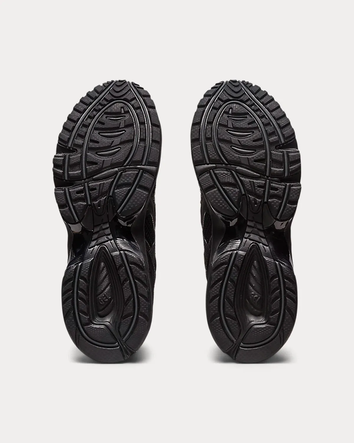 GEL-1090v2 Black / Black Low Top Sneakers