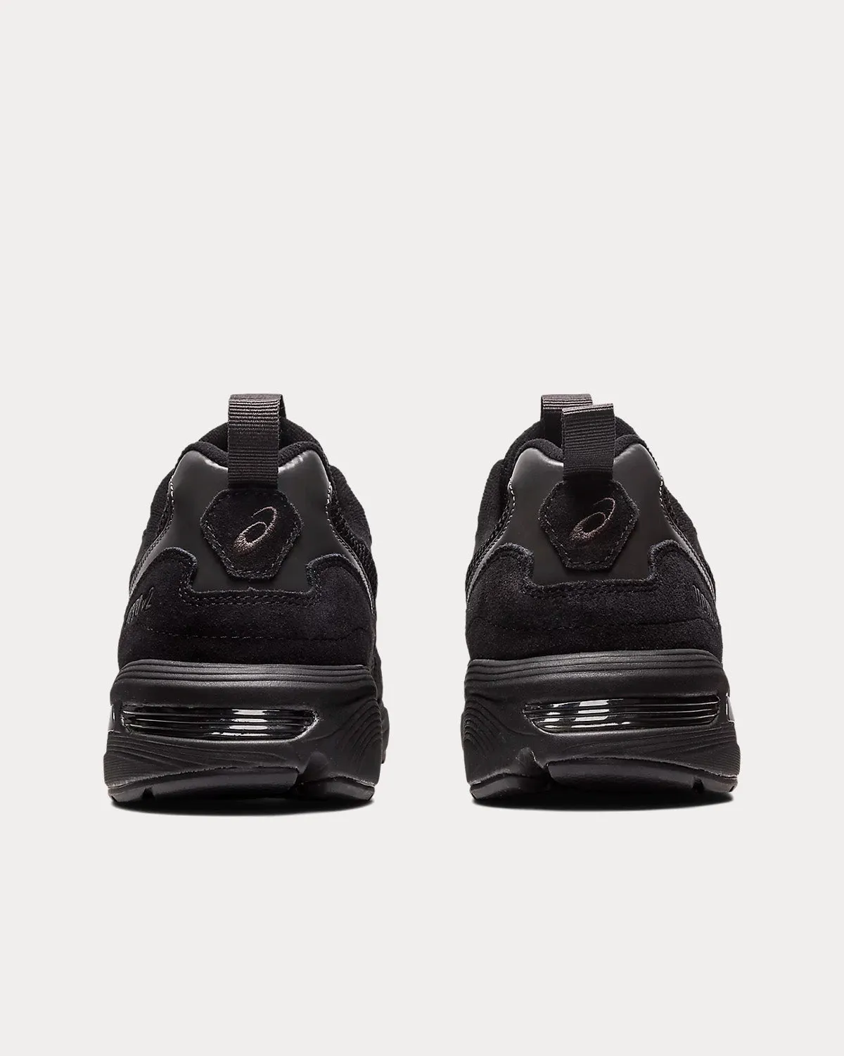 GEL-1090v2 Black / Black Low Top Sneakers