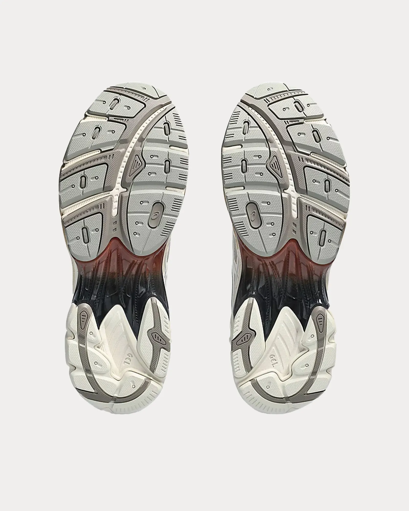 GT-2160 Arctic Wolf / London Fog Low Top Sneakers