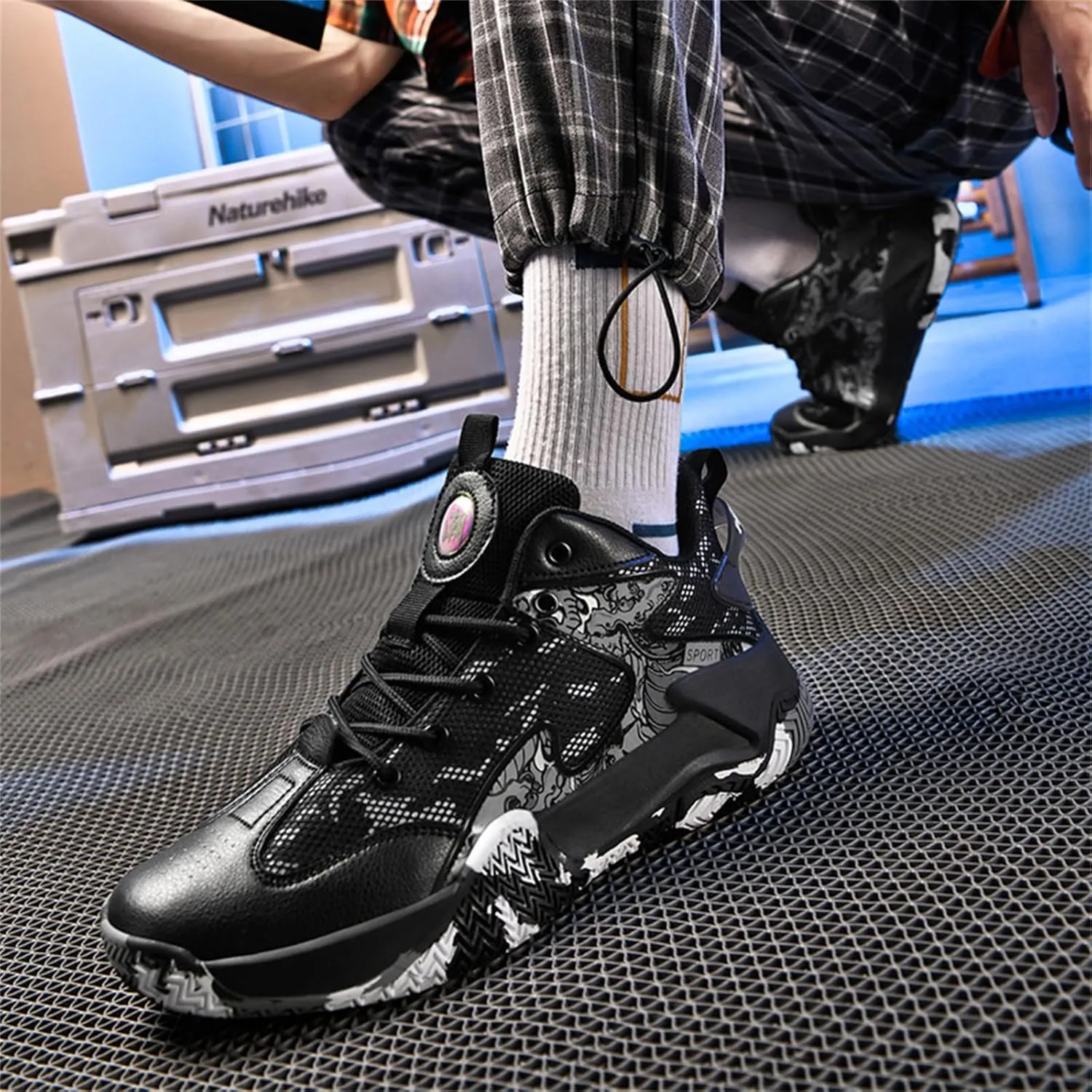 Men's Breathable Mesh Lace Up Basketball Shoes Fashion High-Top Non-Slip Sneakers Casual Gym Sports Tennis Jogging Shoes