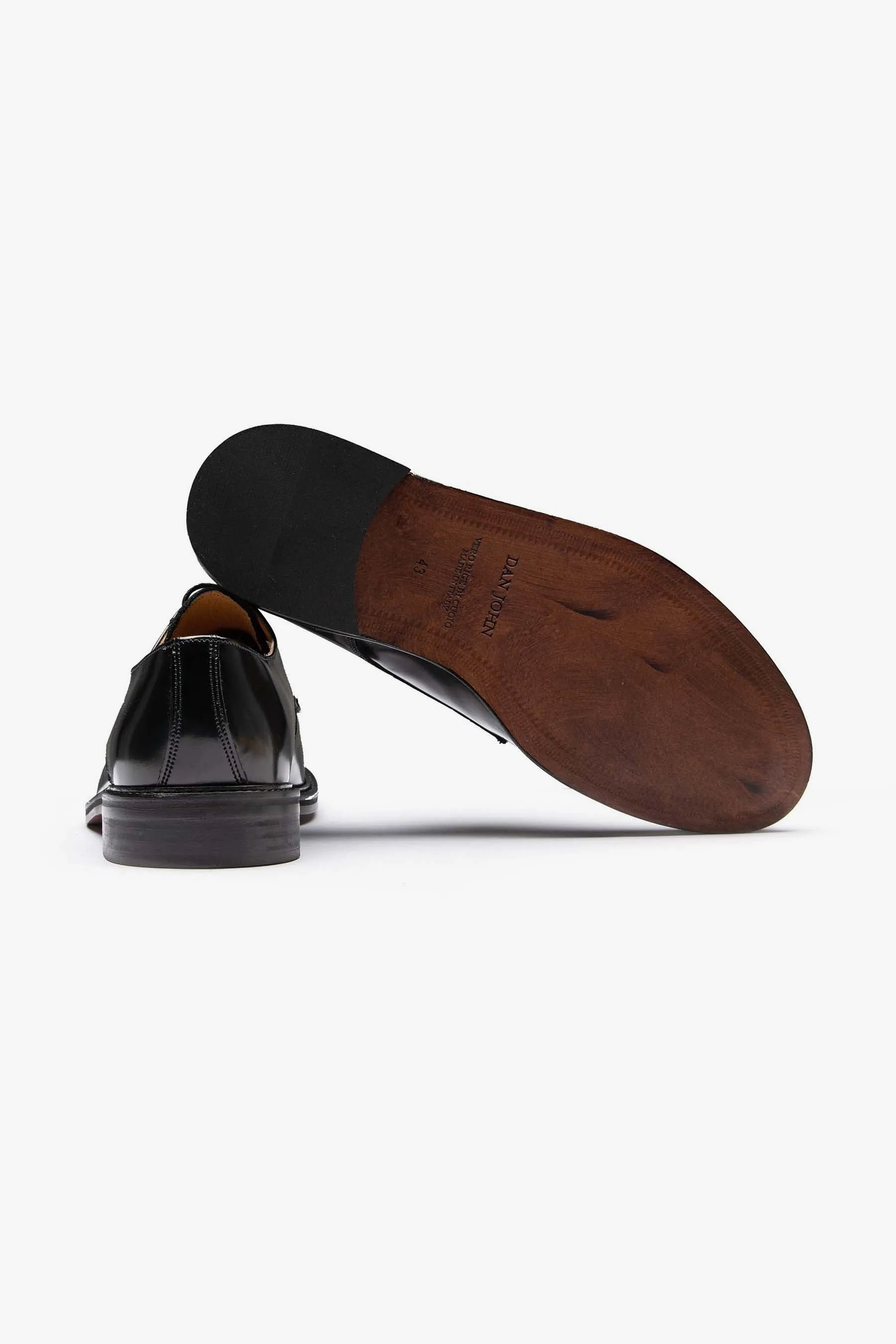 Scarpa classica derby suola in cuoio nera