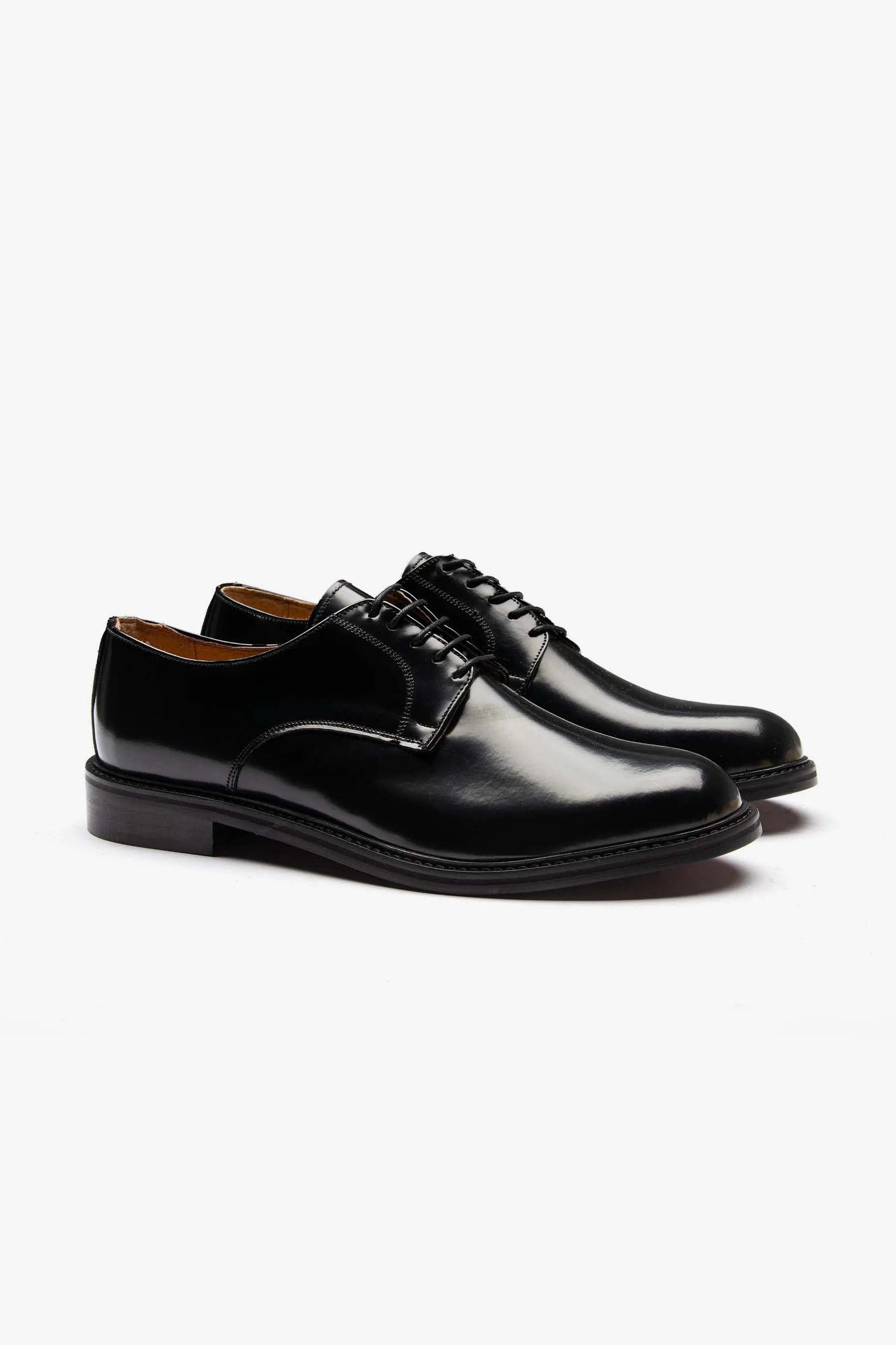 Scarpa classica derby suola in cuoio nera